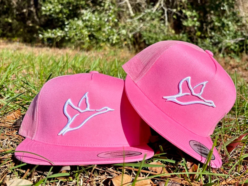 Icon Embroidered - Trucker - Pink/White