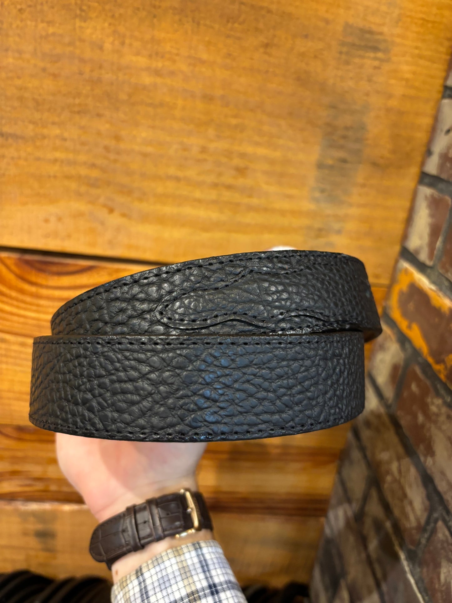 Richland - 1.5” Genuine Bison Scalloped Overlay Black Belt