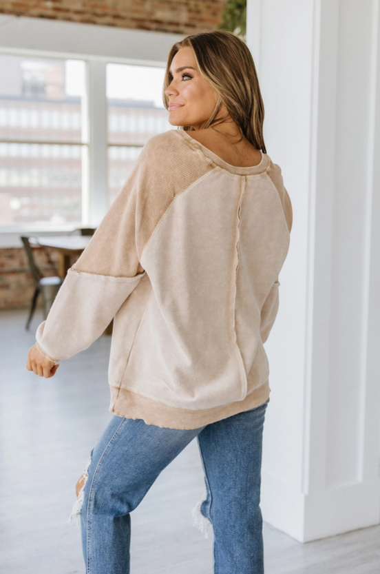 Max Exposed Seam Sweatshirt - Light French Beige