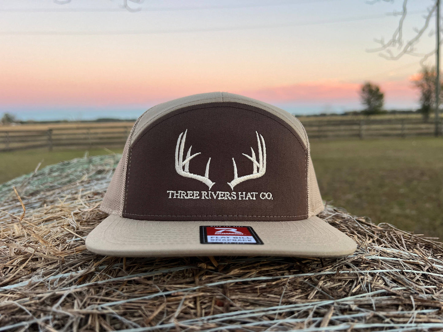 Classic Whitetail Rack - Flatbill Snapback Hat - Richardson 168: Khaki/Loden