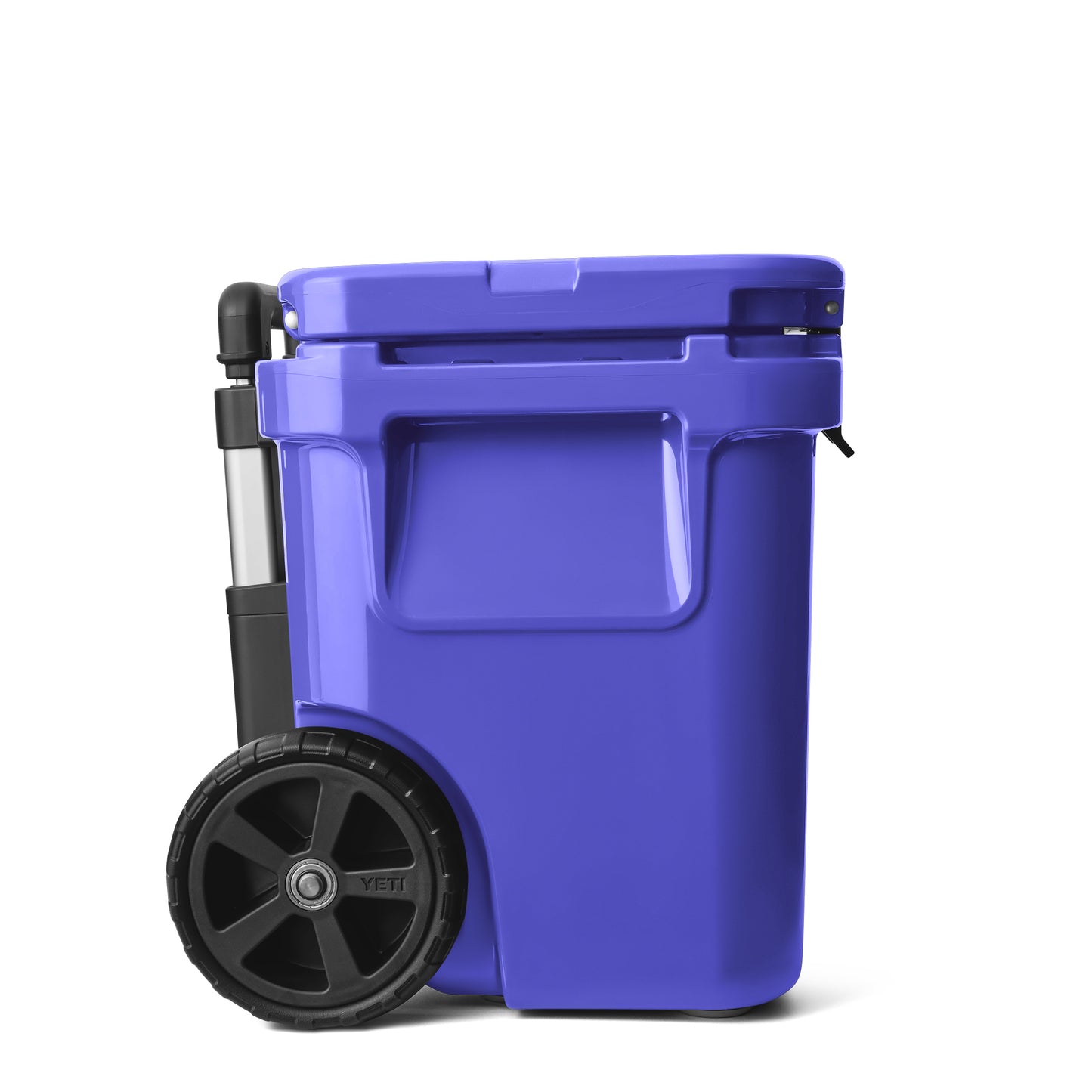 Roadie® 32 Wheeled Cooler - Ultramarine Violet