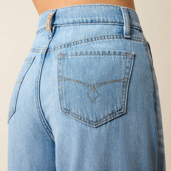 Ultra High Rise Calamity Comfort Wide Leg Jeans