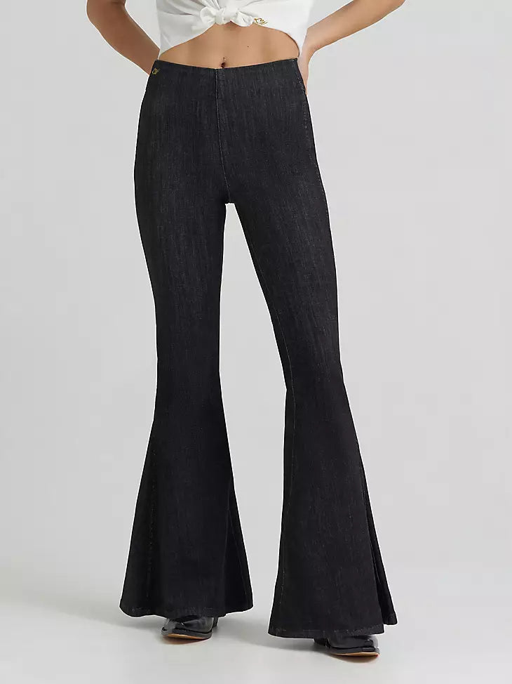 Lainey Wilson X Wrangler Pull-On Bell Bottoms - Washed Black