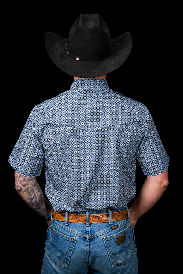 The Emerson Short Sleeve Pearl Snap Shirt in Blue