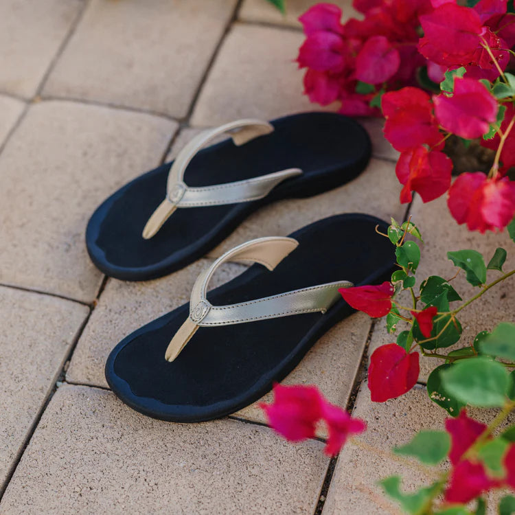 'Ohana Lahi Women's Beach Sandals - Gold & Black