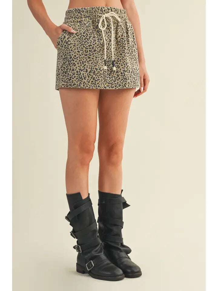 Wide Waist Band Leopard Skort