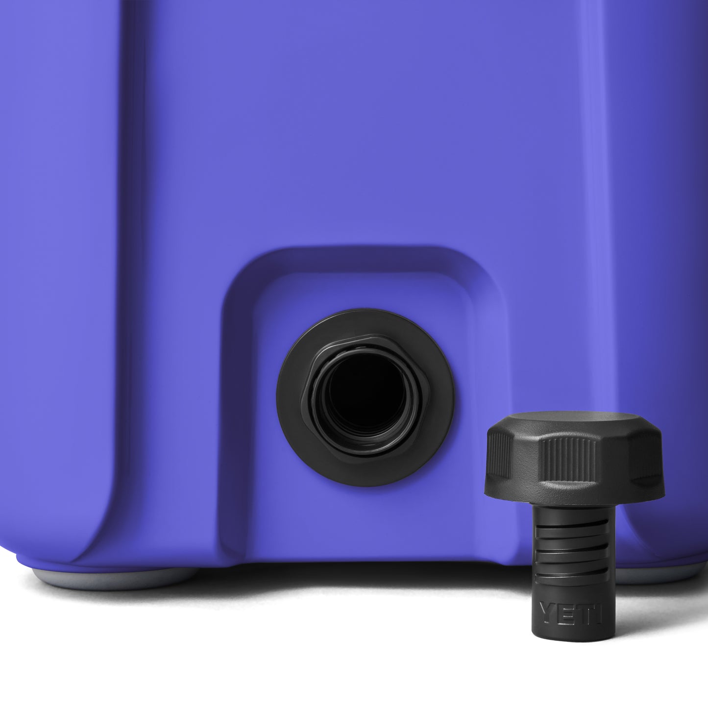 Roadie® 15 Hard Cooler - Ultramarine Violet