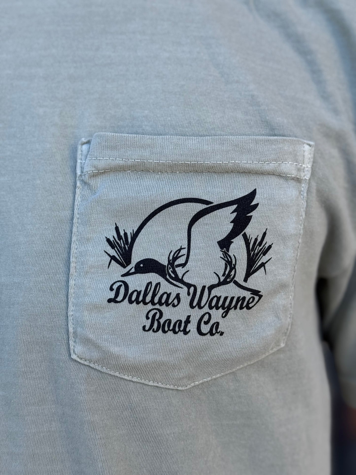 Merry Marshlands Pocket Tee - Sandstone