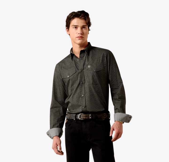 Wrinkle Free Braven Fitted Snap Shirt - Black Textured Print