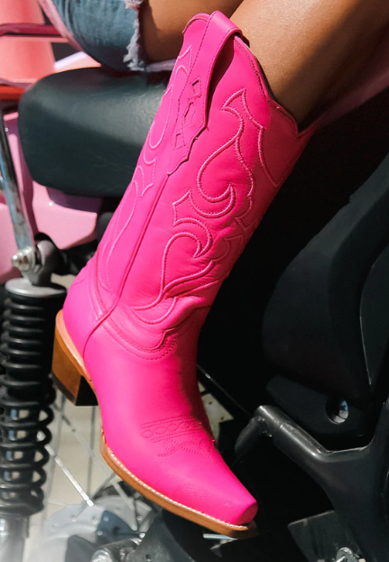 Ladie's 13" Fuschia Embroidered Boot