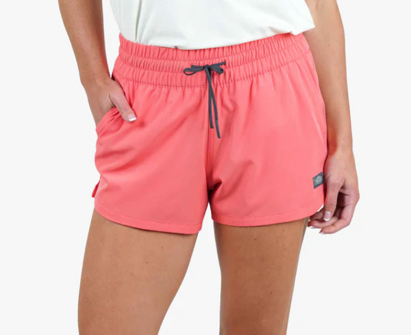 Strike Shorts - Soft Coral