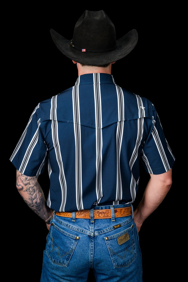 The Hatfield Short Sleeve Pearl Snap Shirt in Blue