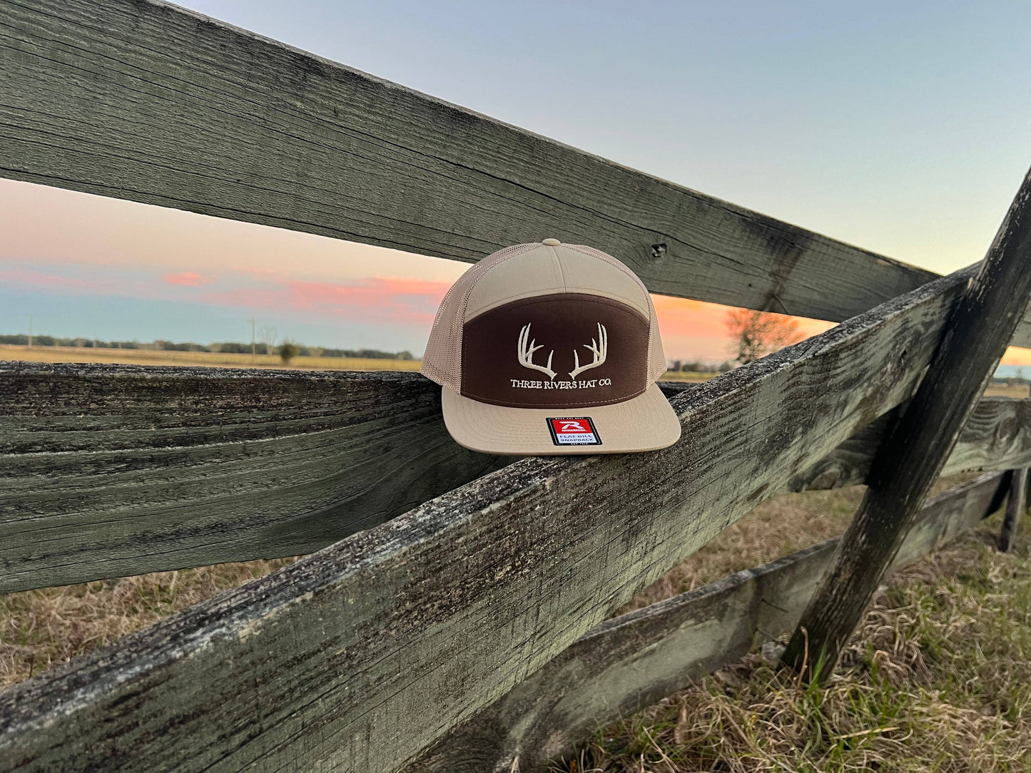 Classic Whitetail Rack - Flatbill Snapback Hat - Richardson 168: Khaki/Loden