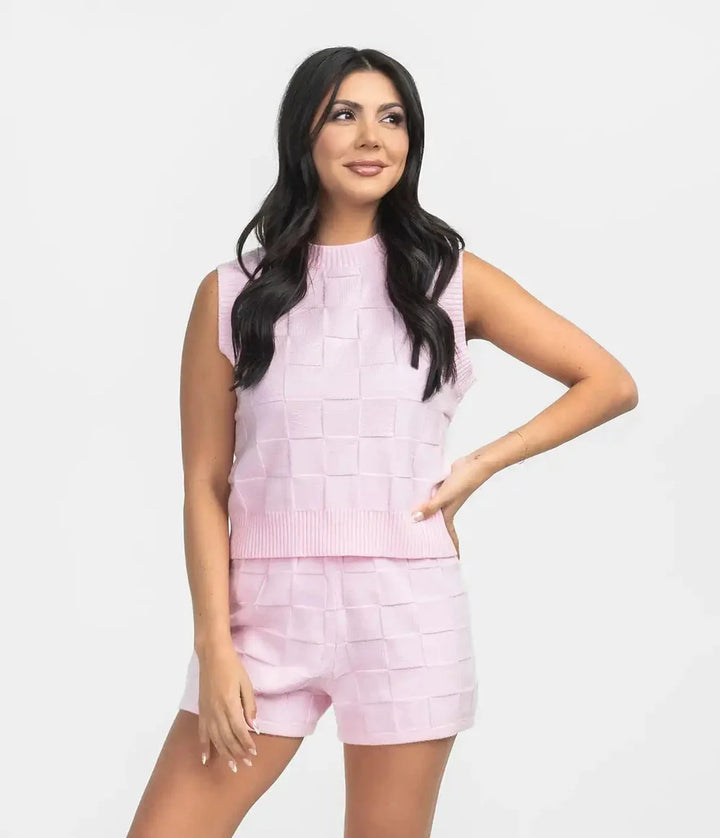 Shop Women's Casual Tops at Dallas Wayne Boot Company Shop Women's Casual Tops at Dallas Wayne Boot Company