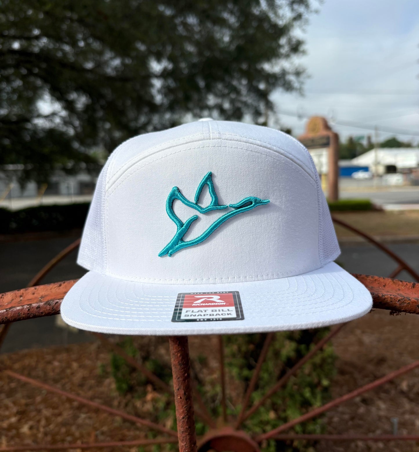 7 Panel White & Teal