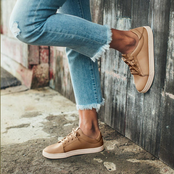Pehuea Li Ili Leather Sneakers - Tan
