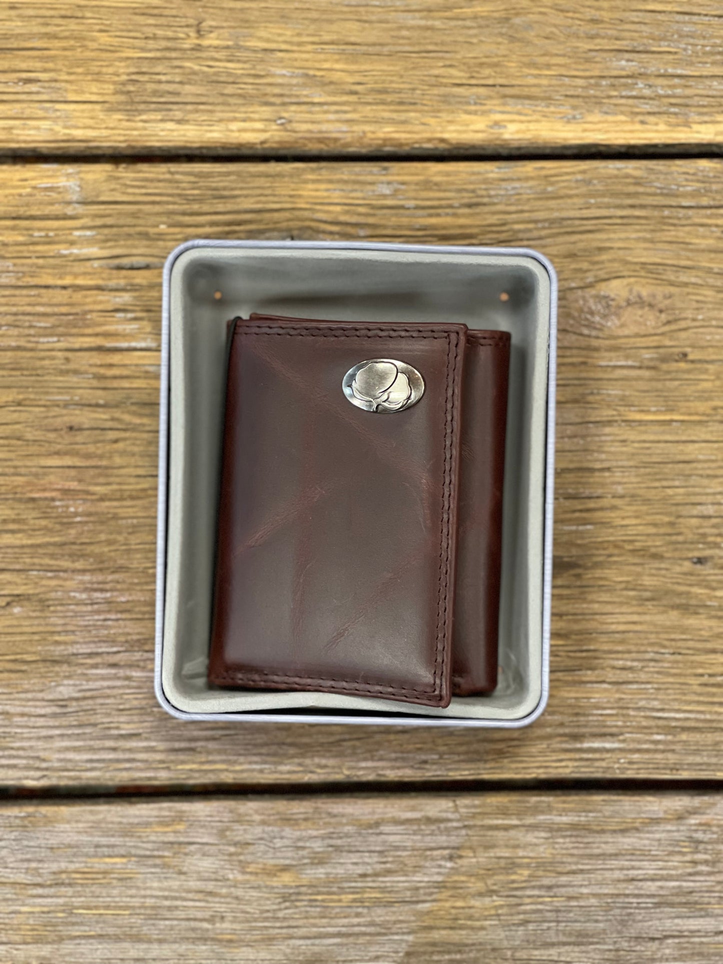 Cotton Brown Wrinkle Leather Tri-fold Concho Wallet